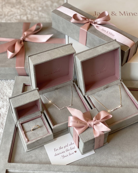 Special Packaging With Note