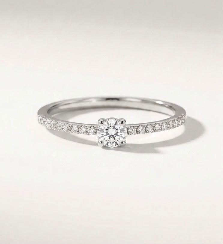 Minimal Solitaire Ring
