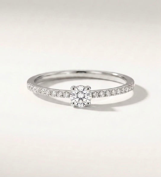 Minimal Solitaire Ring